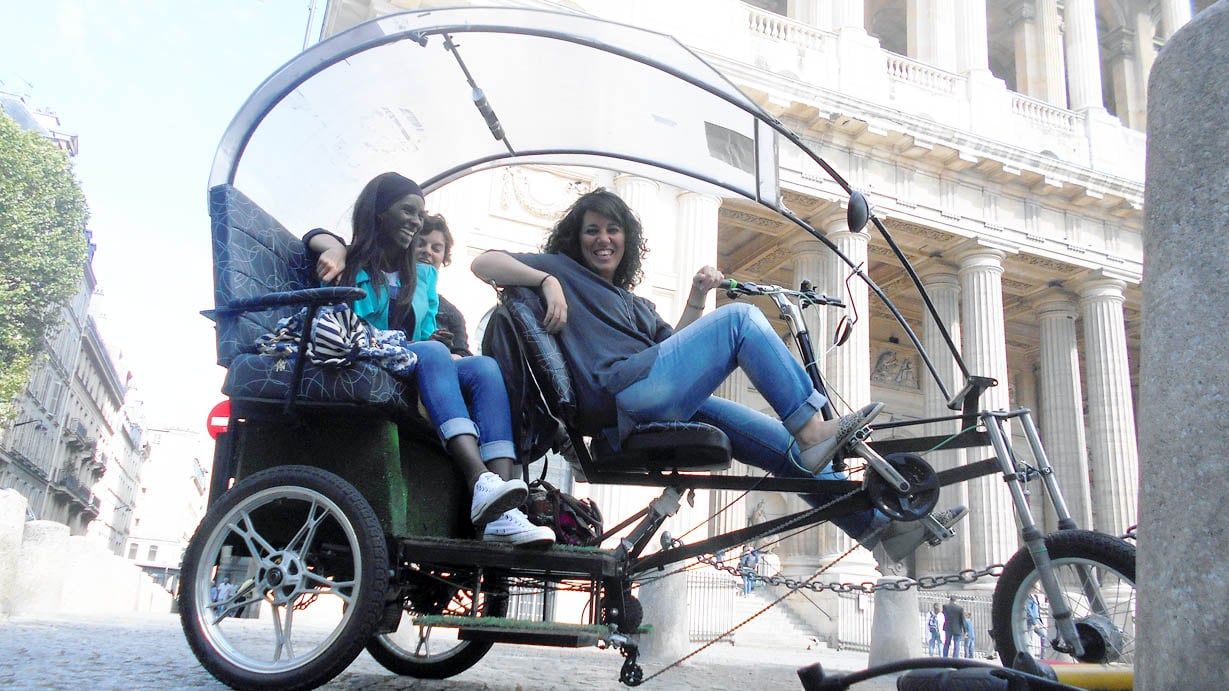 Visite guidée insolite en vélo taxi à Paris 