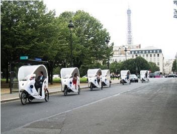 Visite guidée insolite en vélo taxi à Paris 