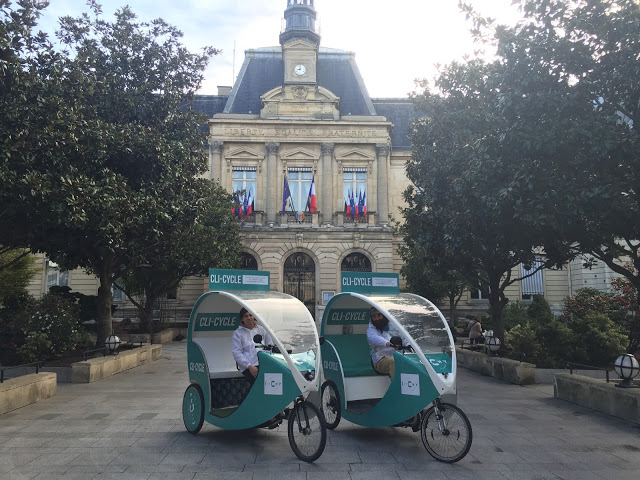 Visite guidée insolite en vélo taxi à Paris 