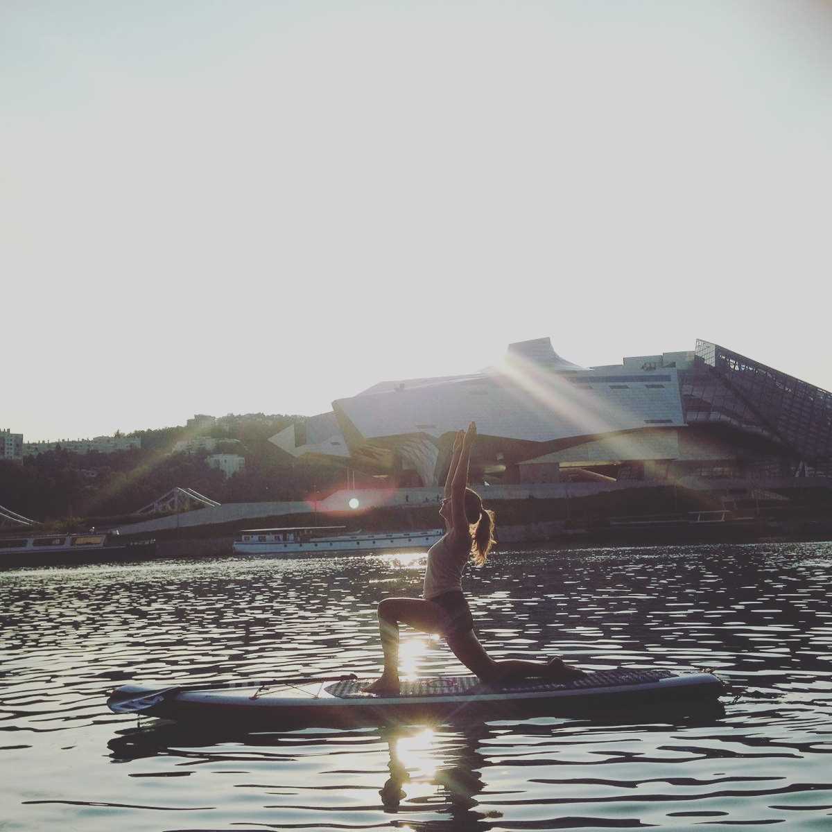 Yoga Paddle sur le Rhône à Lyon