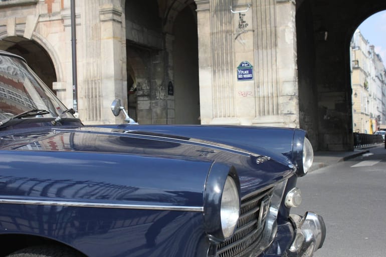 Visite guidée Paris vintage en voiture de collection