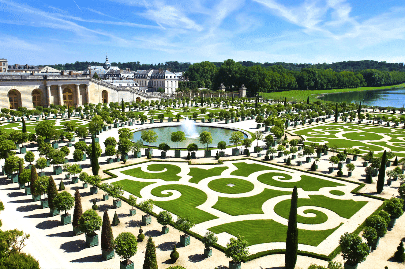 Balade en Peugeot 404 au Château de Versailles - Paris