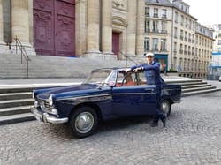 Balade en Peugeot 404 au Château de Versailles - Paris