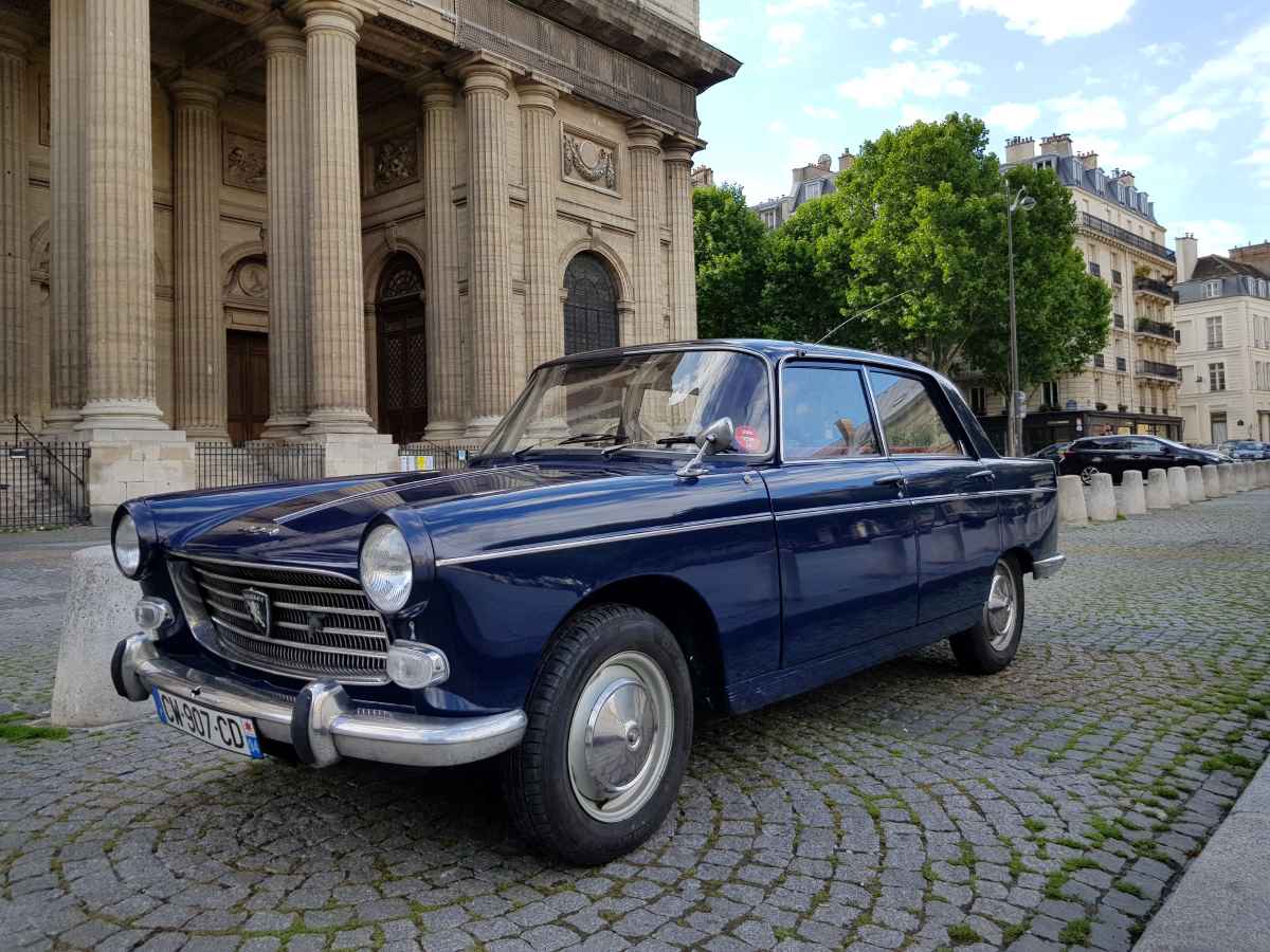 Balade en Peugeot 404 au Château de Versailles - Paris