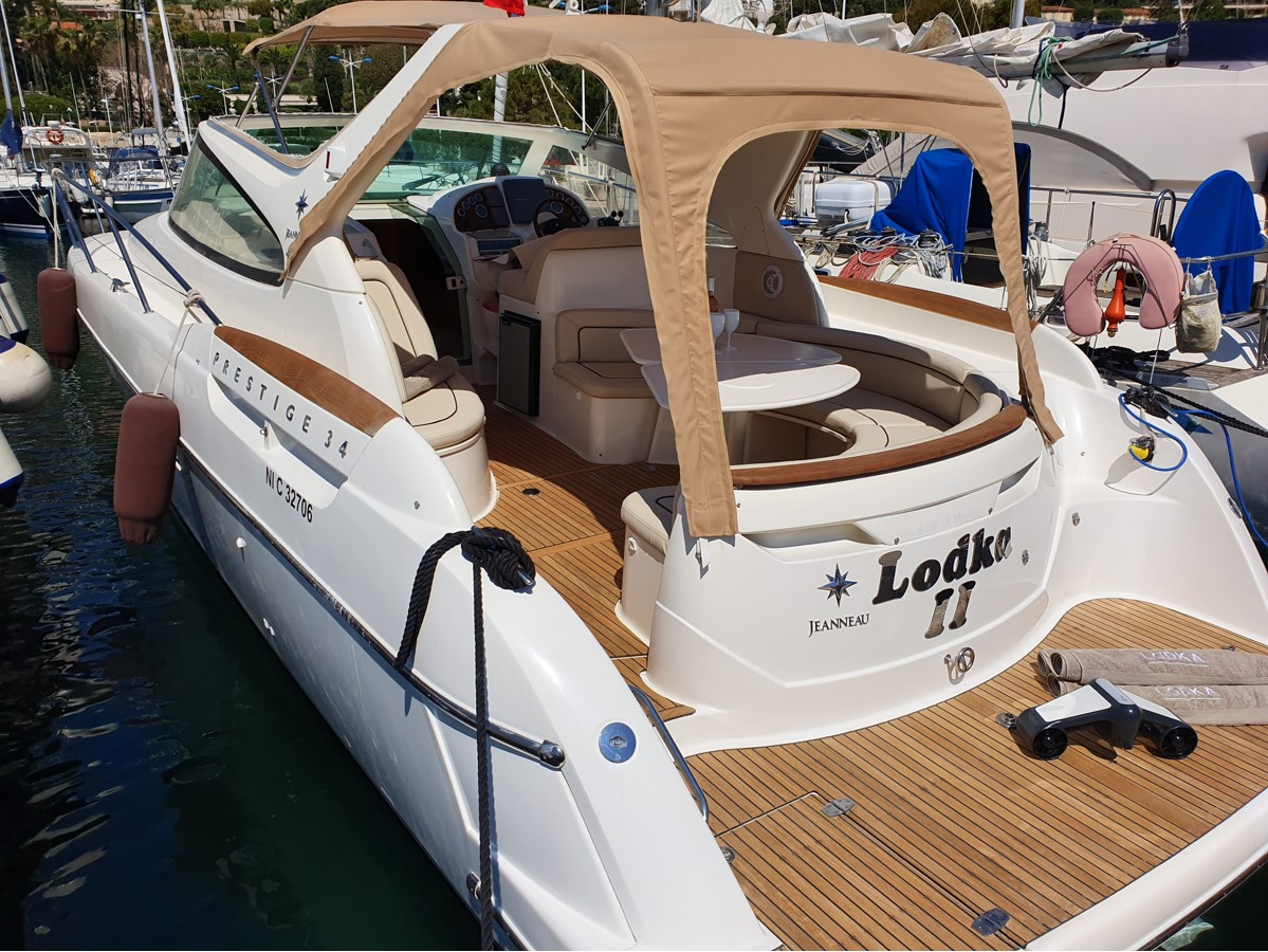 Location bateau à moteur avec skipper à Nice 