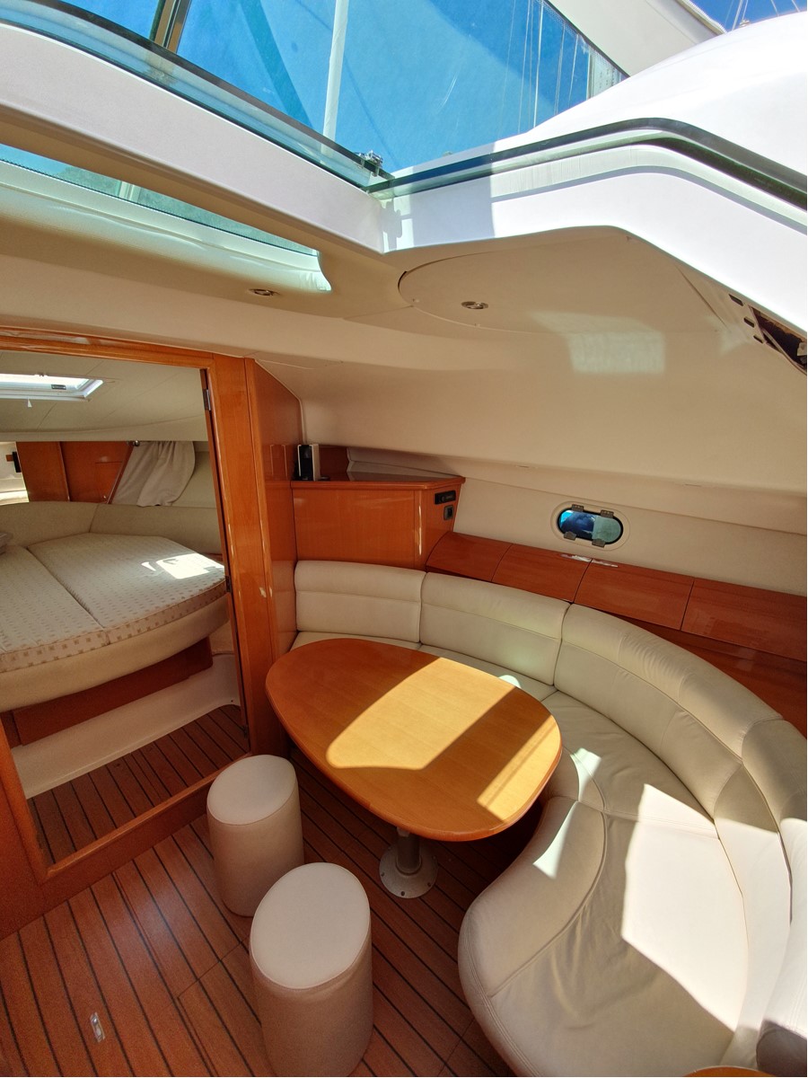 Location bateau à moteur avec skipper à Nice 