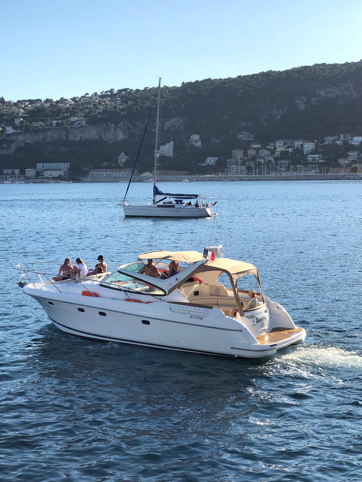 Location bateau à moteur avec skipper à Nice 