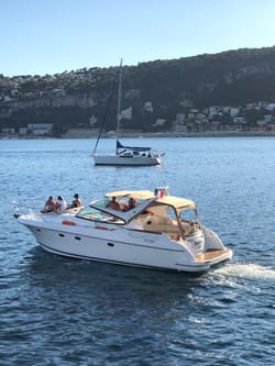 Location bateau à moteur avec skipper à Nice