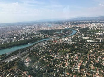 Vol en hélicoptère à Lyon - Survol de la ville