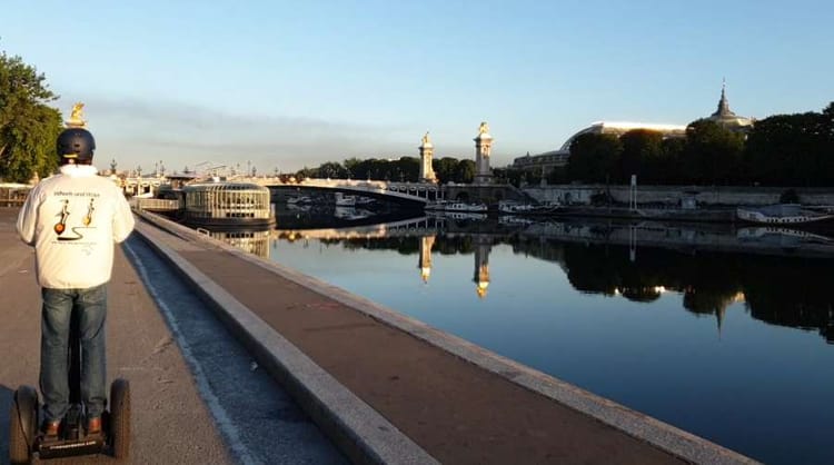 Visite guidée en segway de Paris au lever du soleil