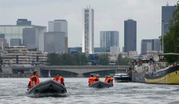 Les Experts de la Seine en Zodiac - Chasse au trésor sur la seine
