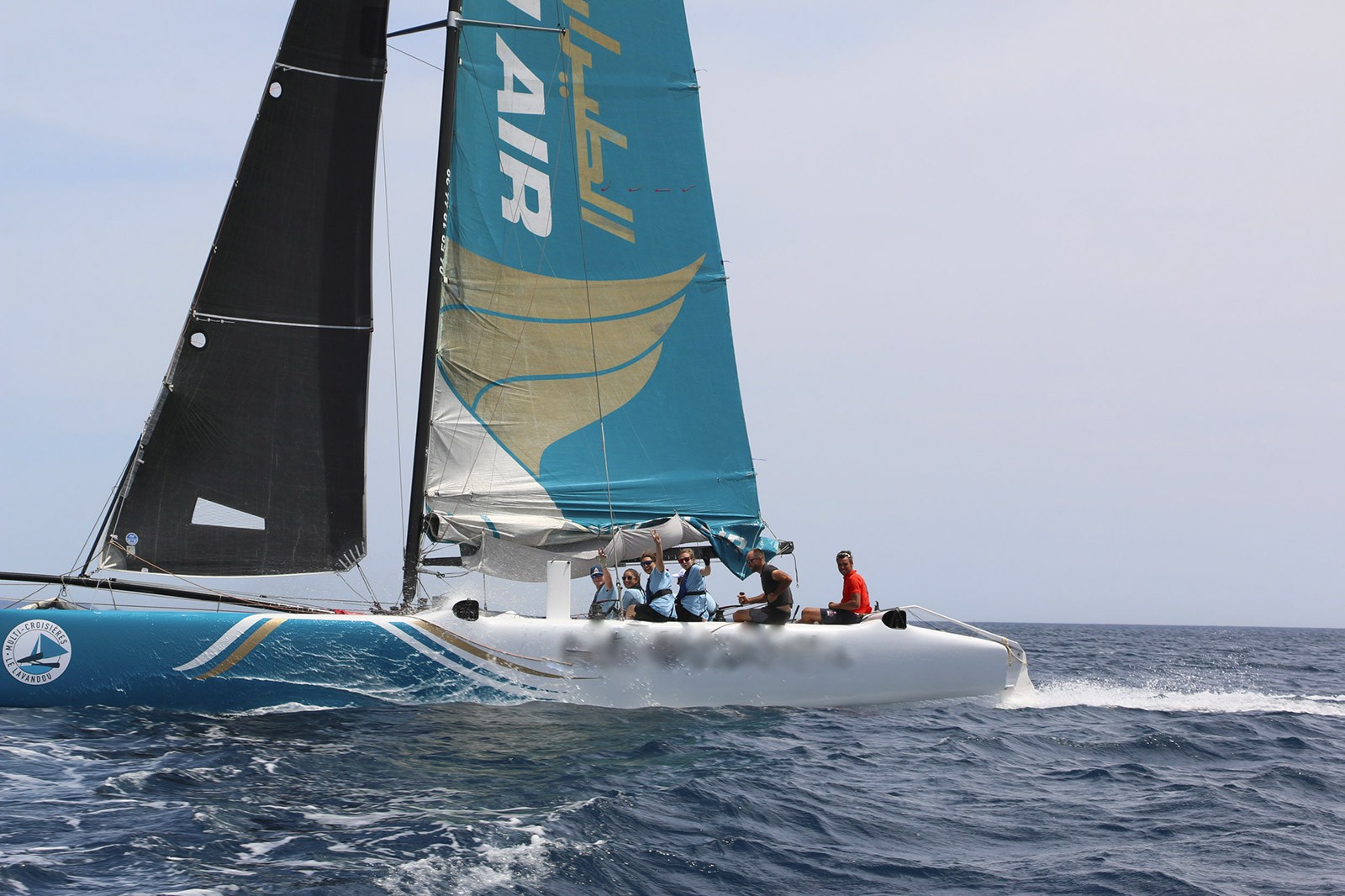 Découverte et initiation à la voile sur un catamaran au Lavandou 