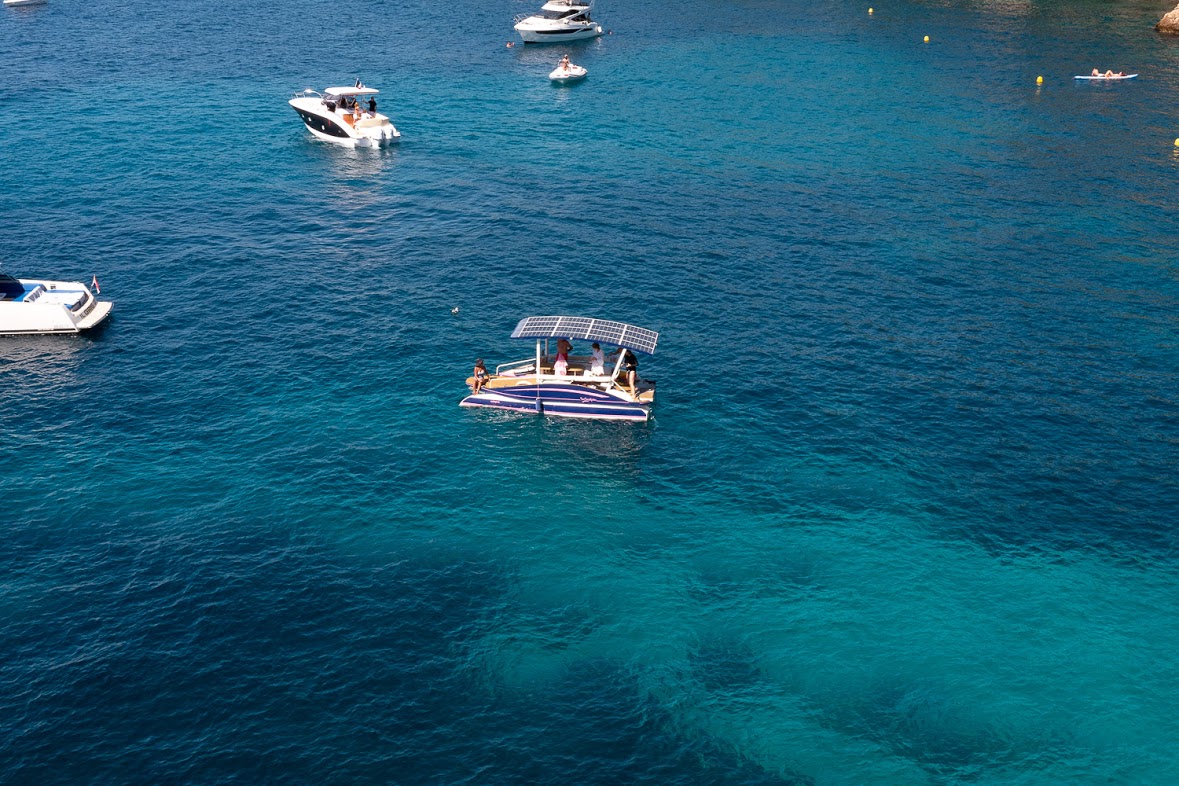 Location petit bateau avec skipper à Juan-les-Pins