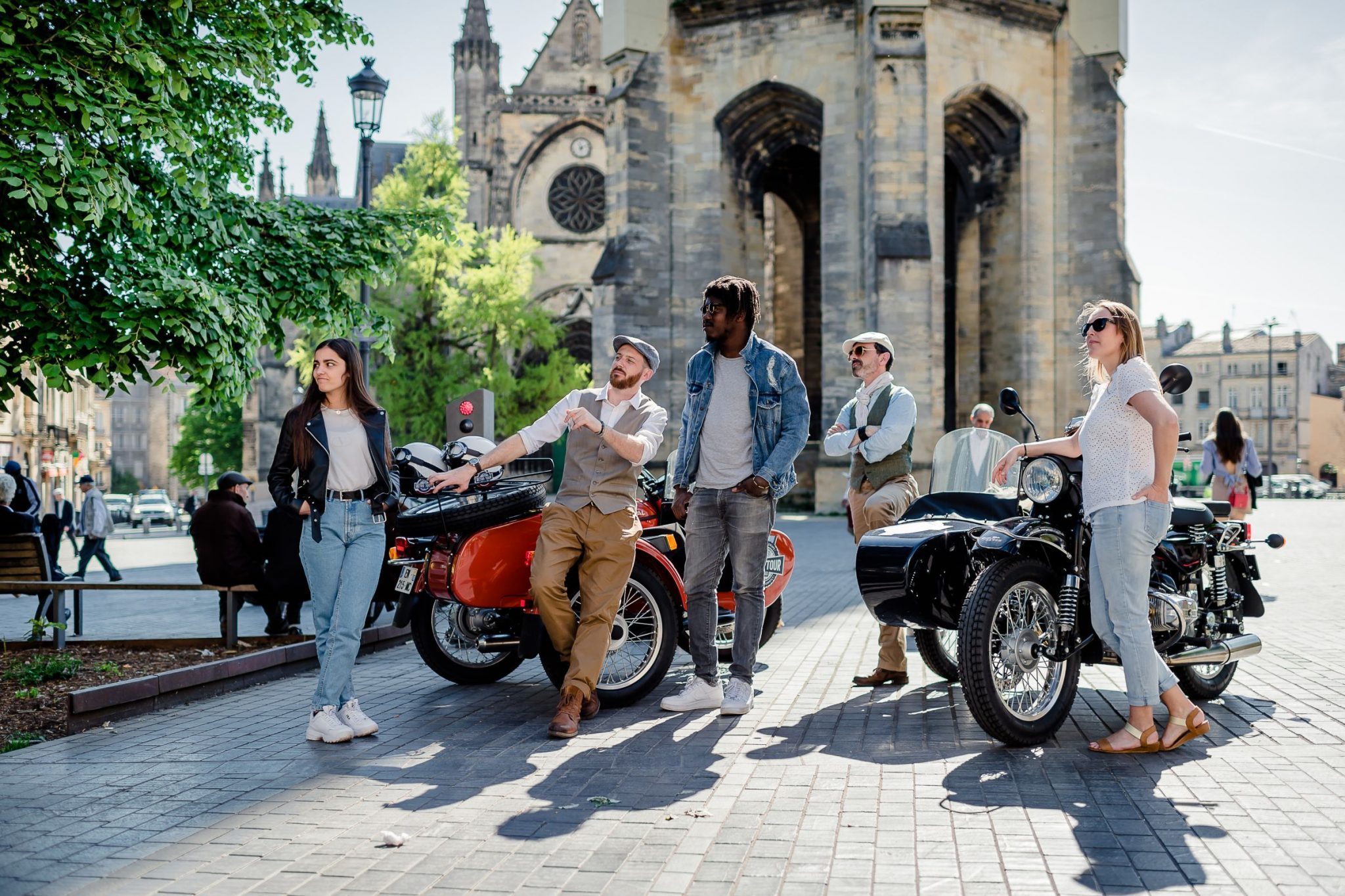 Balade insolite en moto side-car vintage à Bordeaux
