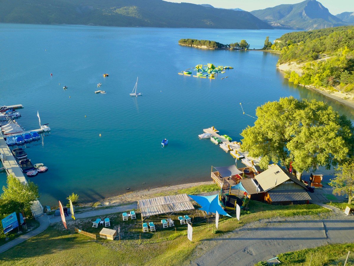 Wakeboard au Lac de Serre-Ponçon près de Gap