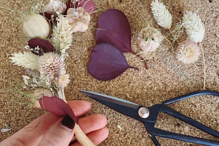Atelier DIY couronne de fleurs séchées proche de Deauville , à domicile