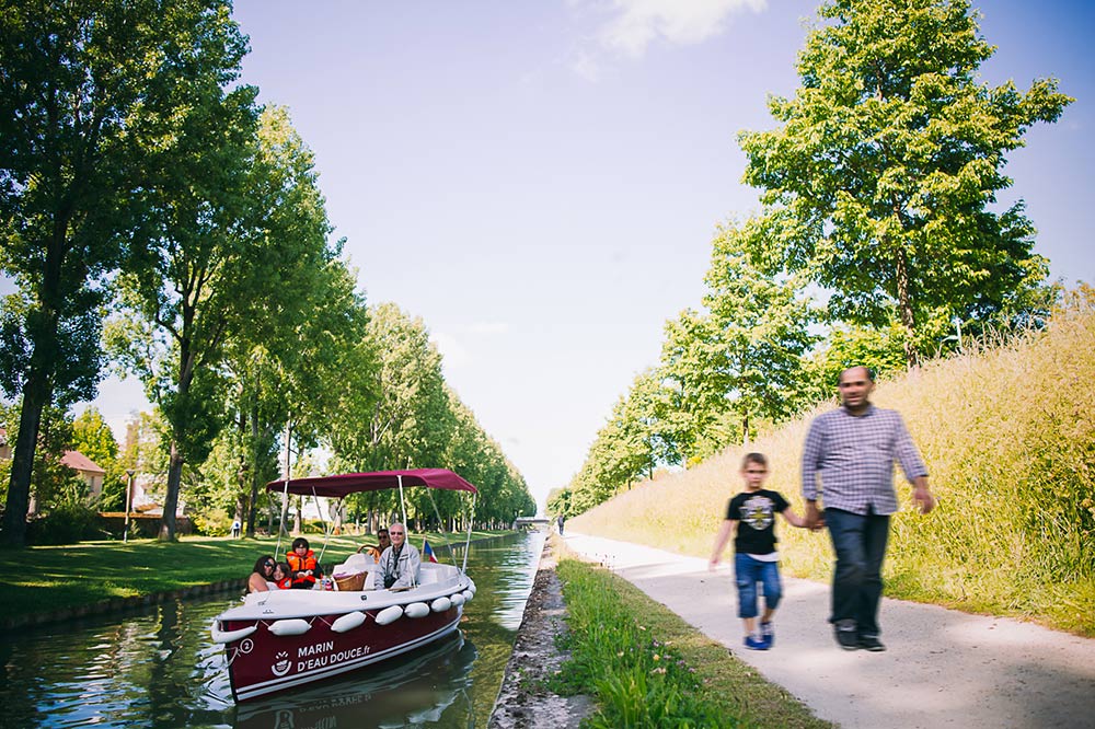Location de bateau électrique bassin de La Villette - Paris - Sans permis
