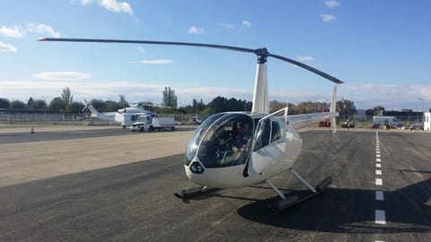 Vol d'initiation en hélicoptère près d'Avignon - Provence