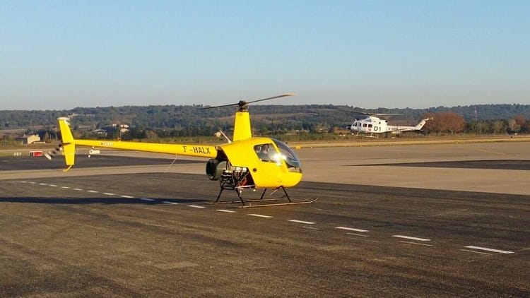 Vol d'initiation au pilotage d'un hélicoptère près d'Avignon - Provence