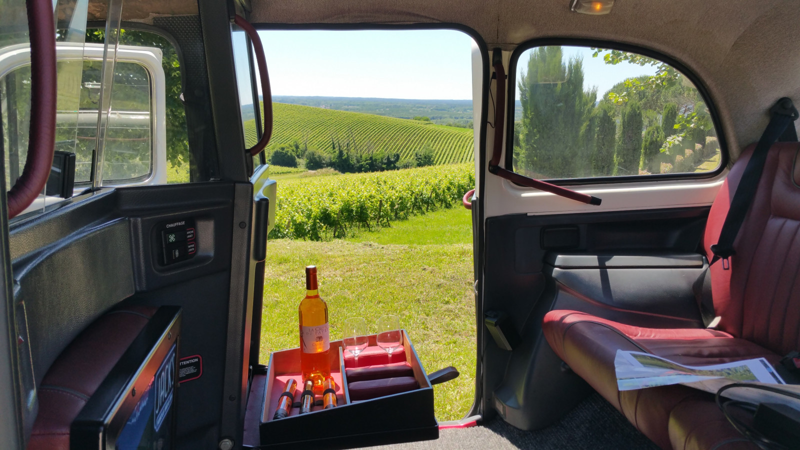 Tour et Visite des vignobles et châteaux de Bordeaux en taxi anglais