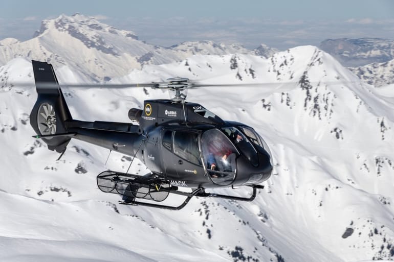 Vol en hélicoptère à Courchevel au dessus des Alpes