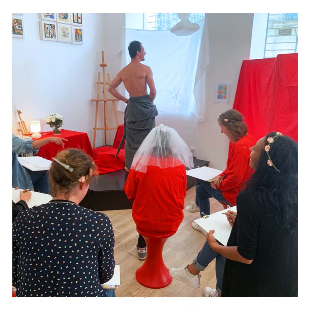 Cours de dessin sur modèle nu pour EVJF Lyon
