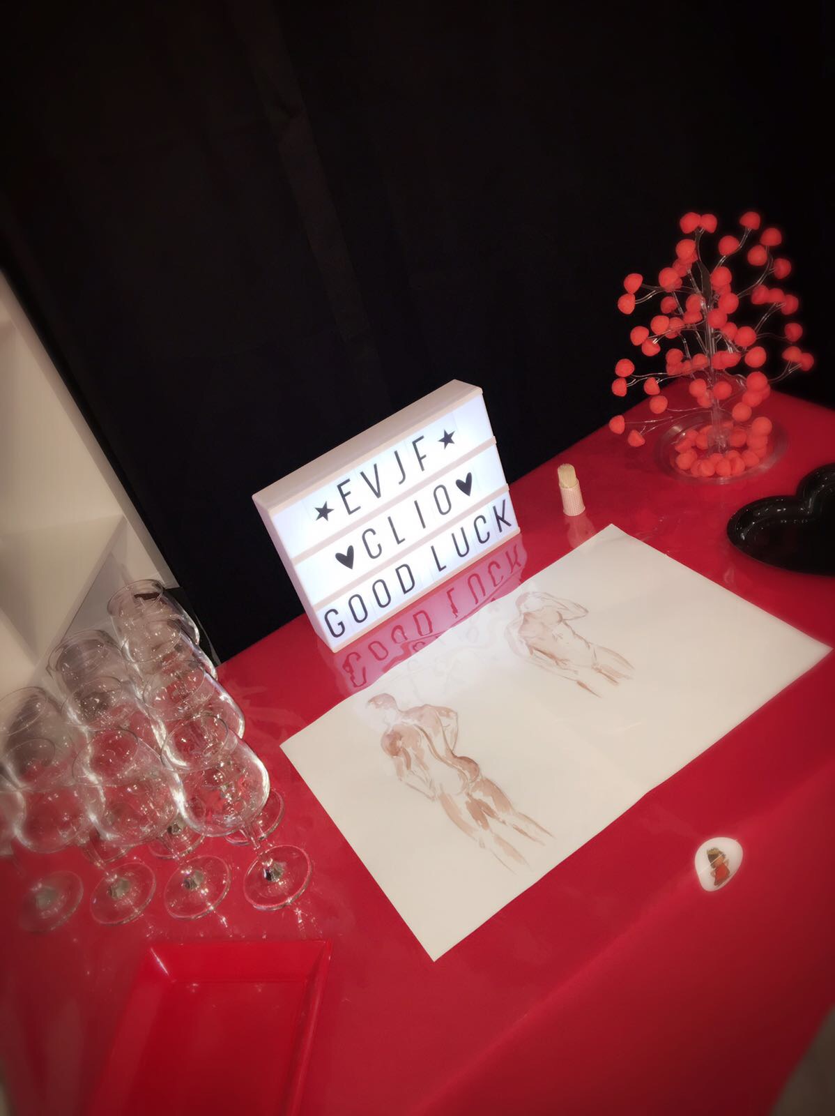 Cours de dessin sur modèle nu pour EVJF - Bordeaux