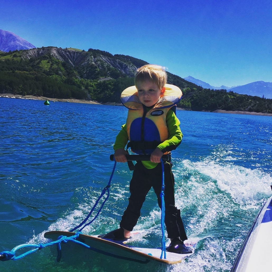 Baby Ski sur le lac de Serre Ponçon