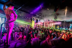 Tournée des bars à Barcelone + entrée en Boite - EVG, EVJF