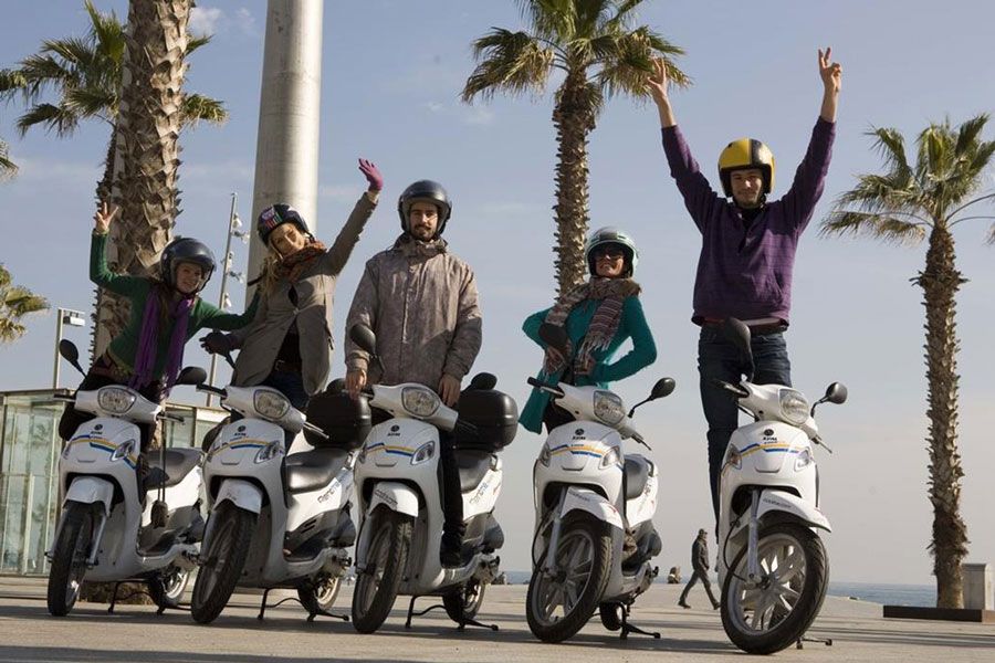 Balade en Vespa à Barcelone - EVG, EVJF - Teambuilding