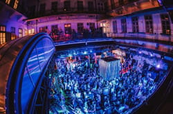 Table en boite de nuit à Budapest - Discothèque