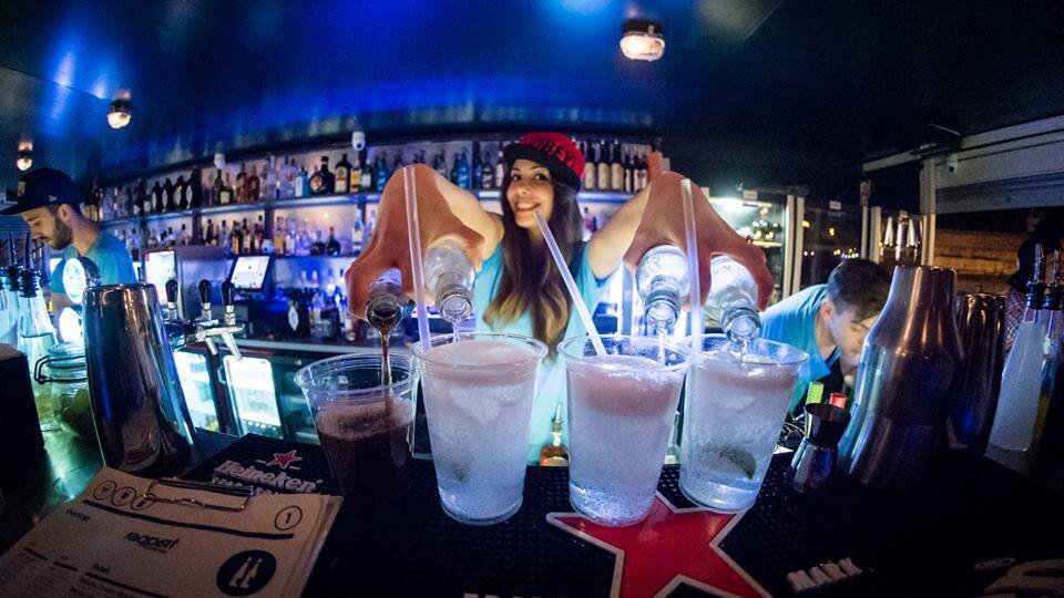 Tournée des Bars pour un EVG EVJF à Bruxelles