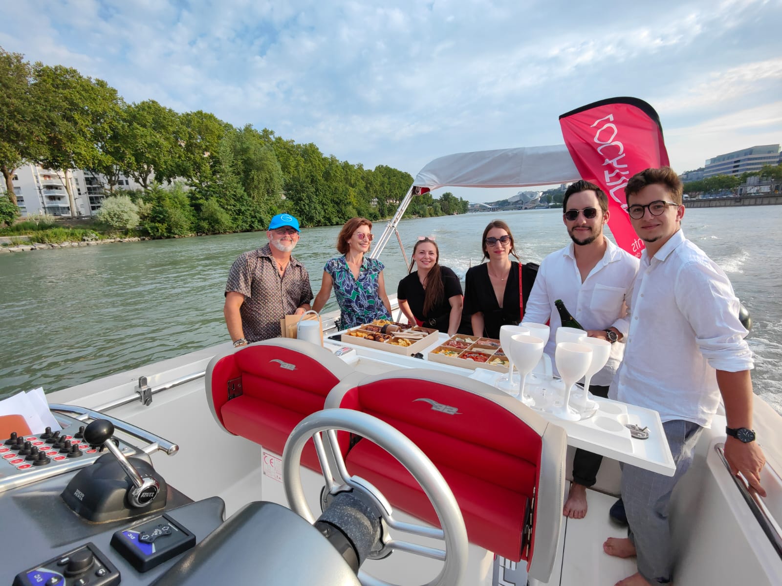 Location privée de bateau avec Skipper à Lyon 