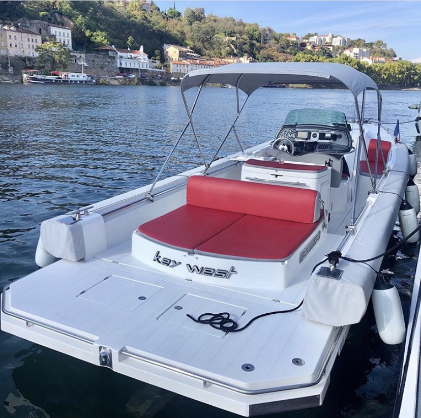 Location privée de bateau avec Skipper à Lyon 