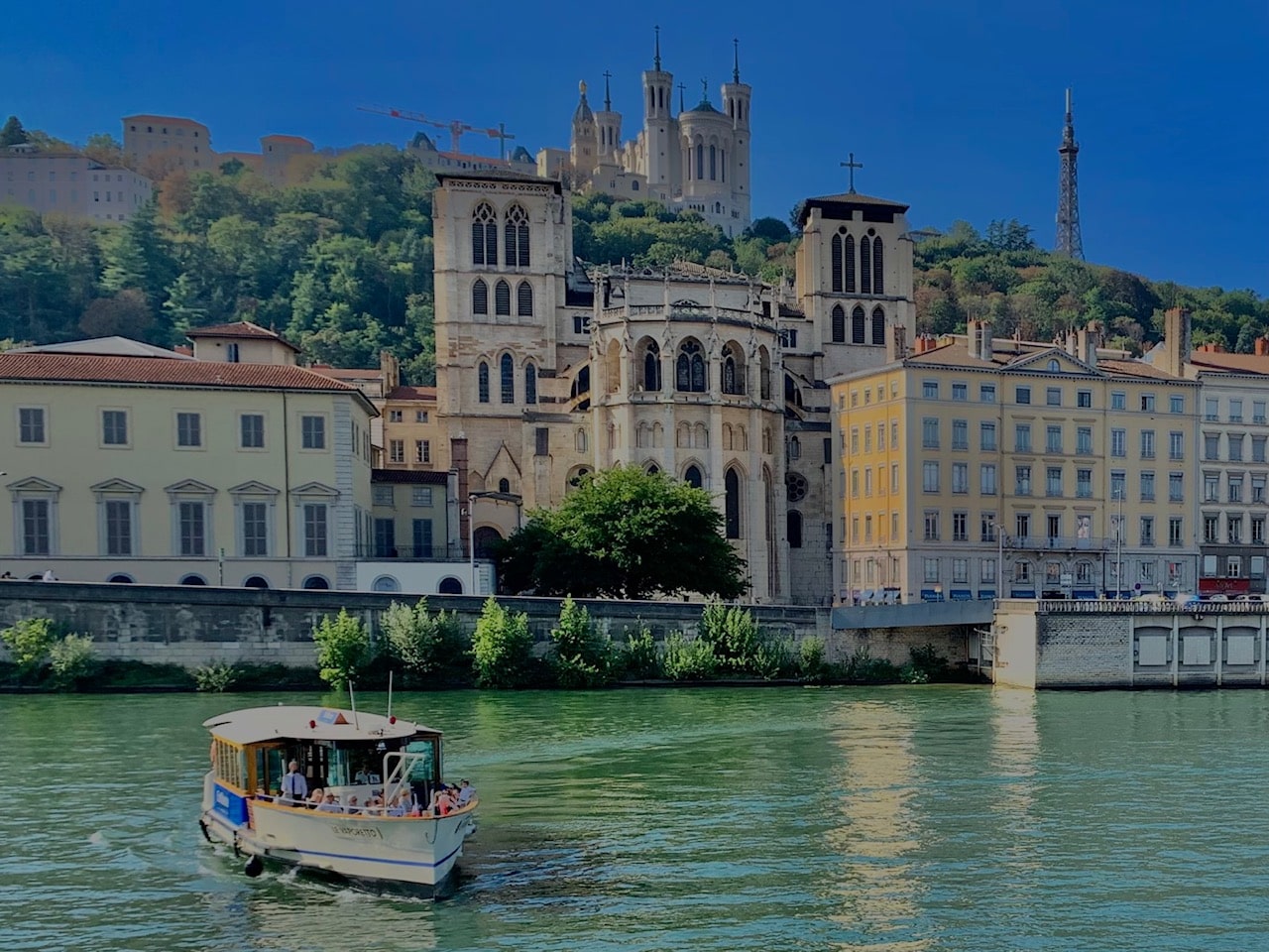 Location privée de bateau avec Skipper à Lyon 