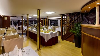 Strip Dinner spécial EVG / EVJF - Lisbonne