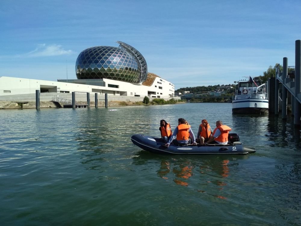 Les Experts de la Seine en Zodiac - Chasse au trésor sur la seine