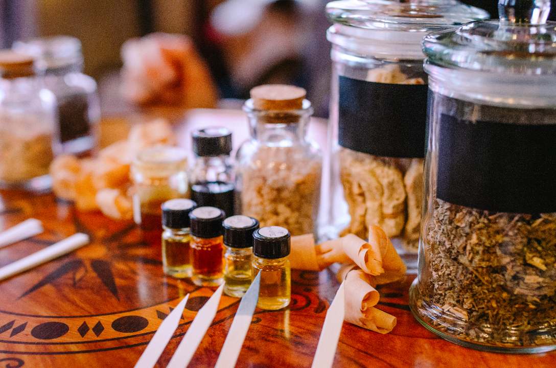 Balade et parcours olfactif dans le Marais : le Parfum et ses mystères 