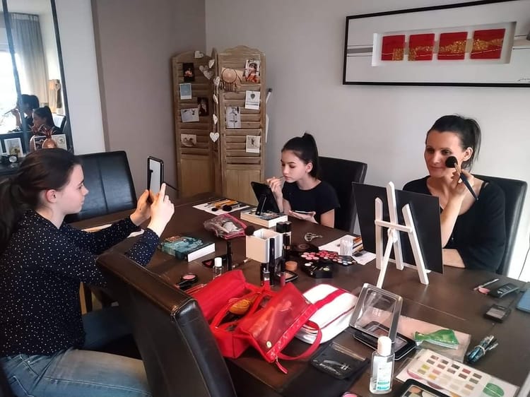 Ateliers stylistiques couleurs et Cours maquillage à Paris et proche région
