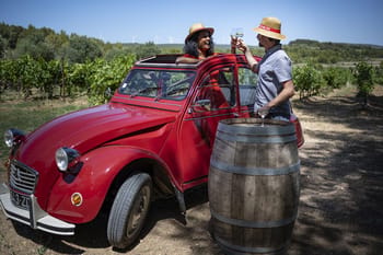 Balade en 2CV dans les vignobles à Montpellier