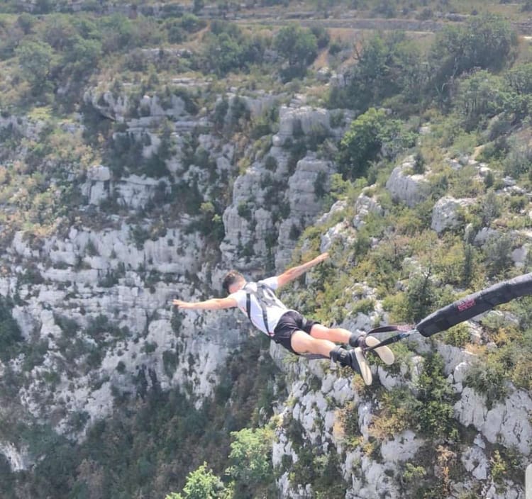 Saut à l'élastique au pont de l'Artuby dans les Gorges du Verdon 