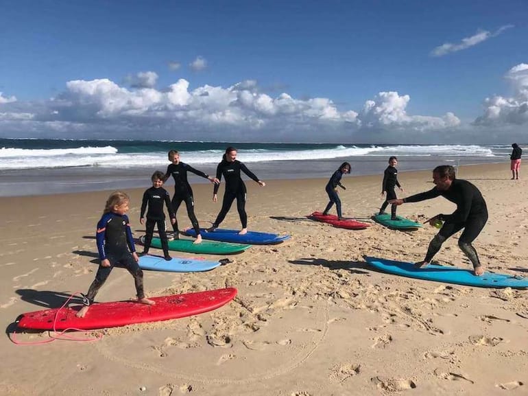 Cours de surf spécial EVG / EVJF à Porto - Teambuilding 