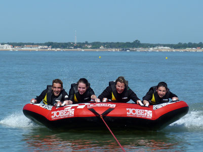 Bouée tractée la tranche sur mer