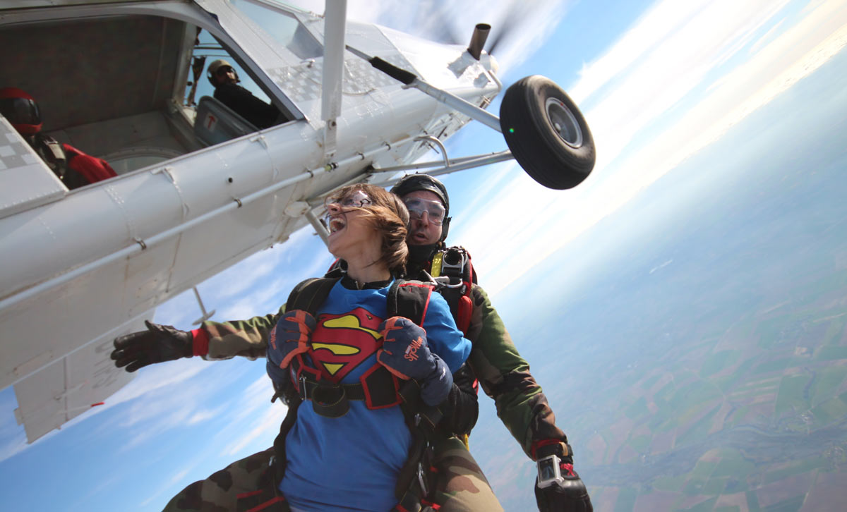 Saut en parachute à Estrées-Mons - Somme