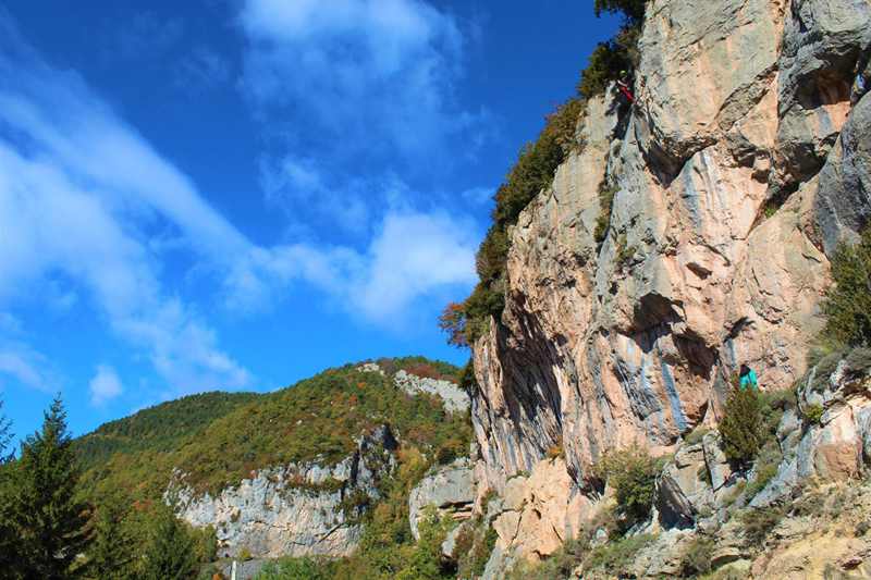 Escalade falaise près de Barcelone - EVG, EVJF - Teambuilding 