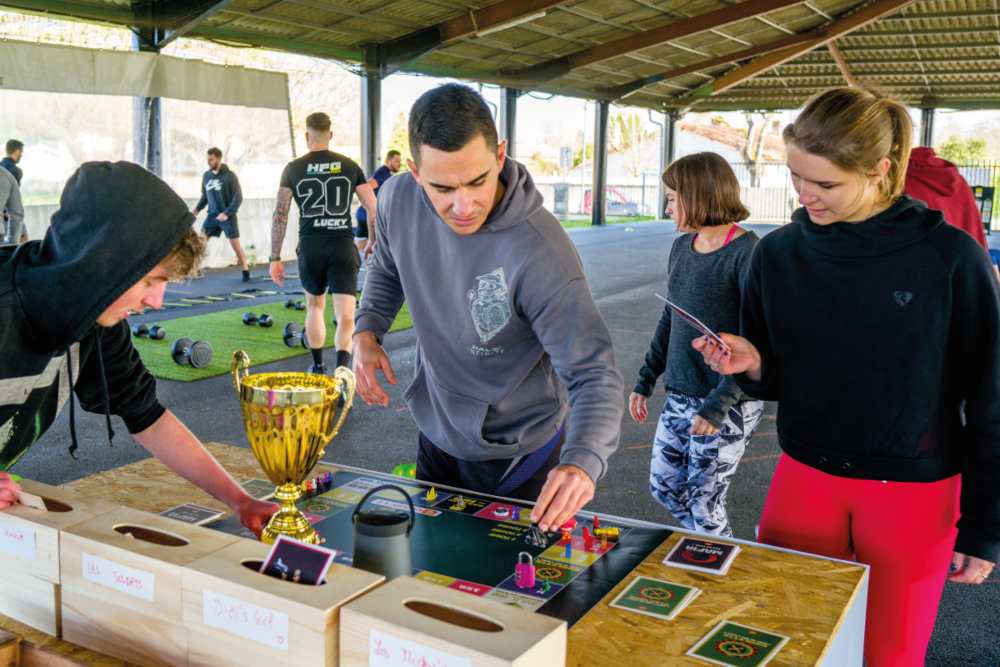 Jeux de Société sportif à Bordeaux - EVG, EVJF - Team Building 