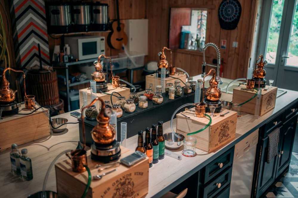 Atelier distillation de Gin à Sainte Croix du Mont 