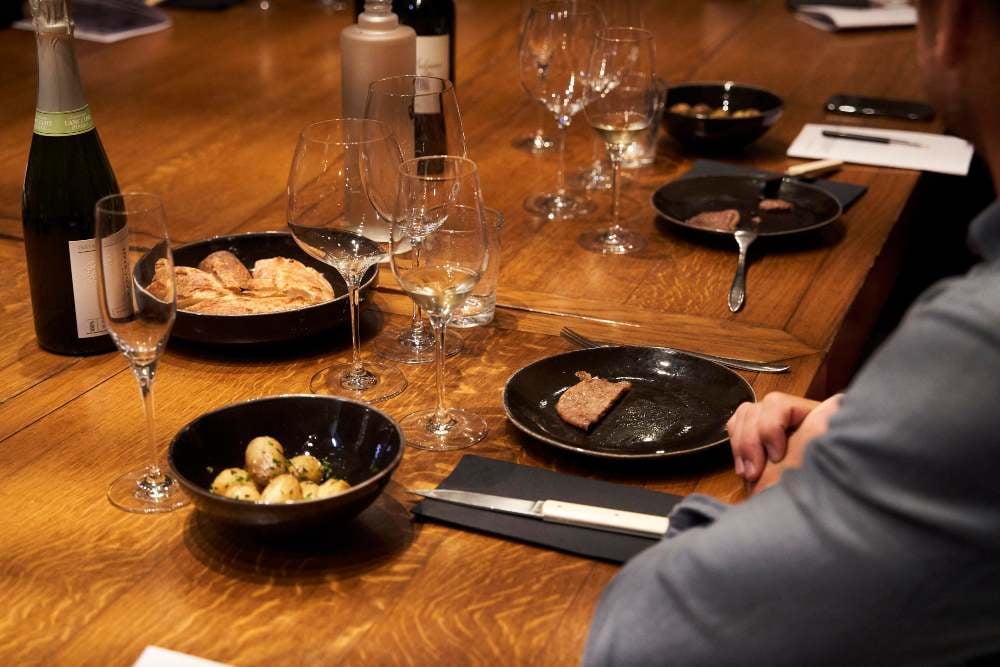 Dîner dégustation de vins à Paris 