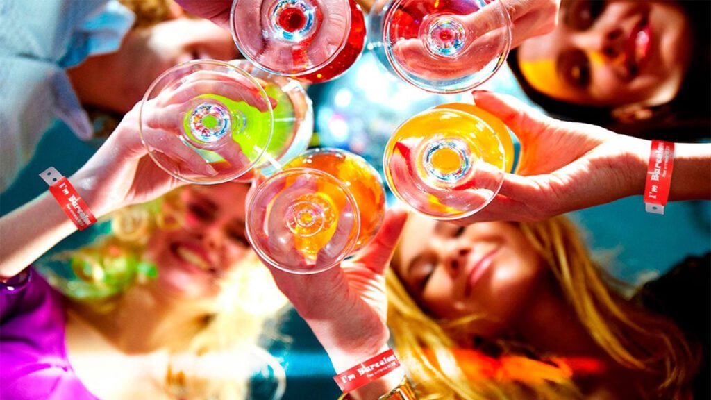 Tournée des bars à Barcelone en groupe - Pub Crawl