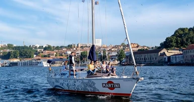 Location bateau avec skipper à Porto - EVG, EVJF - Teambuilding 